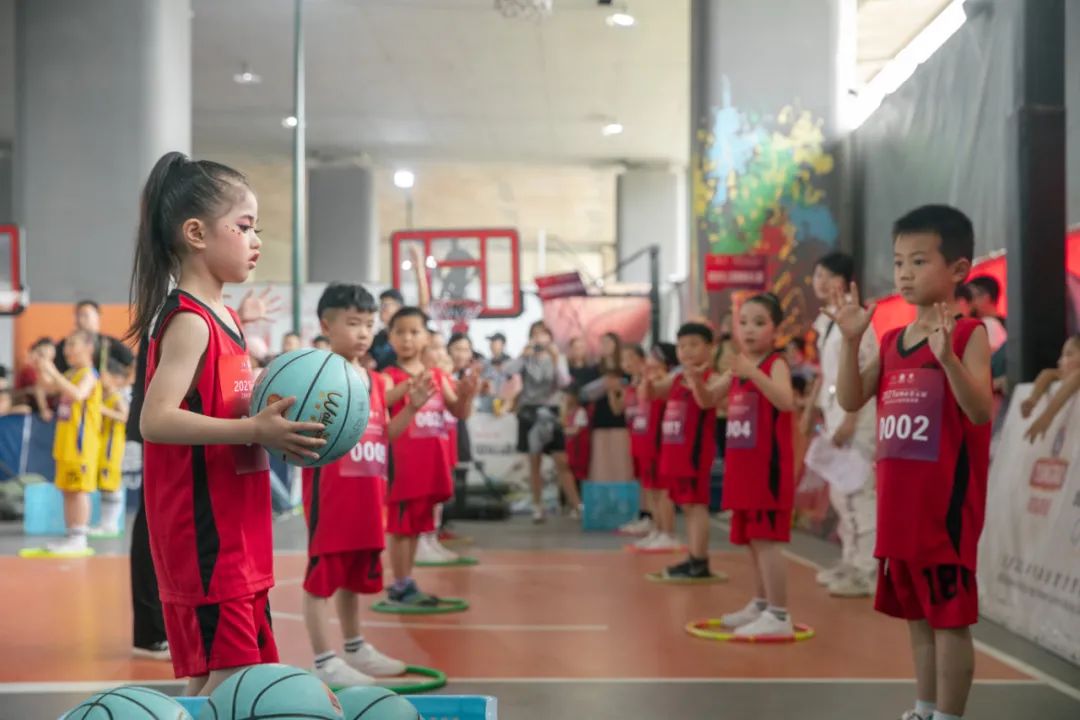 平阳哪里有打篮球比赛场(开赛！震撼！——2021温州市第五届ZBA幼儿篮球邀请赛圆满结束)