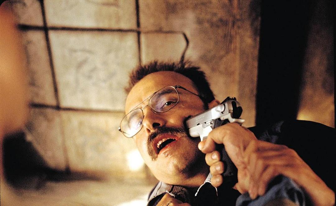 看懂诺兰的烧脑神作《记忆碎片》,只需要看懂电影的开头