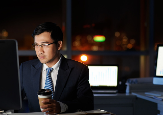 法学学生毕业10年后，才懂选律师事务所还是公务员，差距一目了然