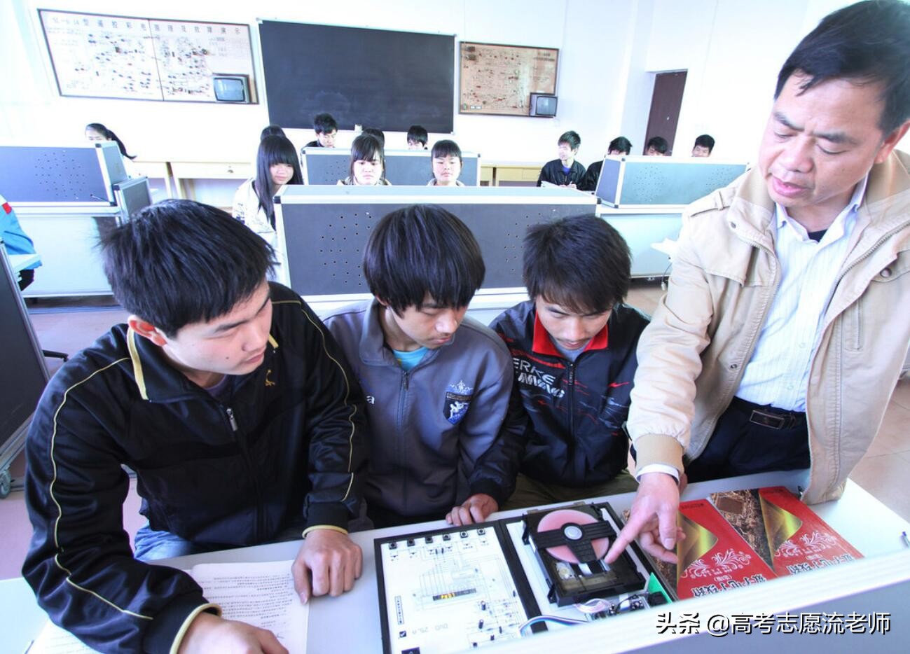 高三成绩不理想，考不上本科院校，该怎么办？三条“出路”可选择