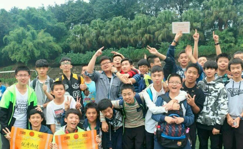 大一新生竞选什么“班干部”最好？班长不是最佳选择，有利也有弊