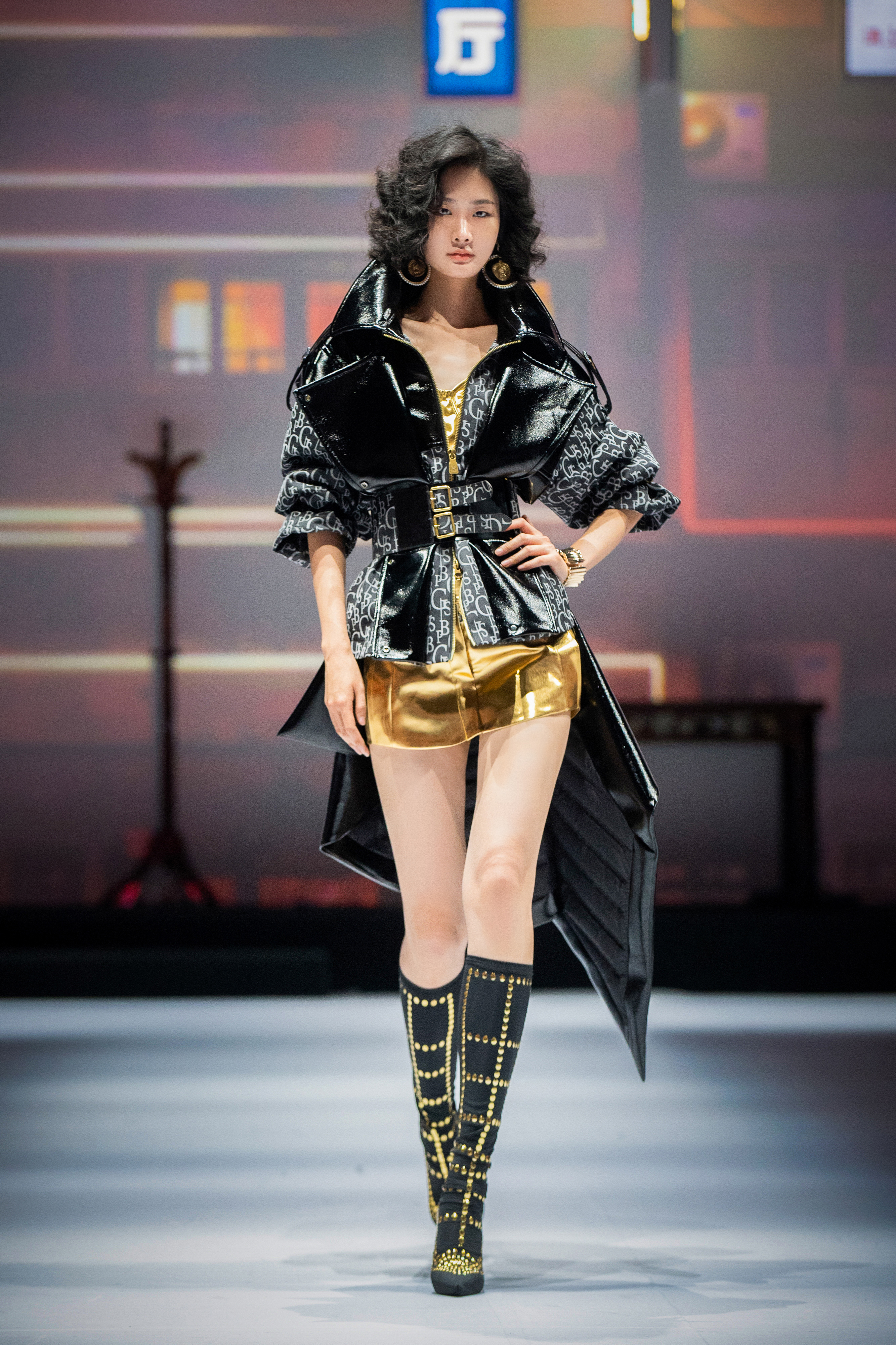 “风衣羽绒服”来了！波司登再次引领行业创新