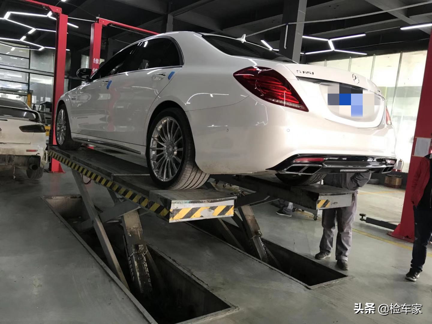 奔驰S65L车主的痛，3年掉价200多万？网友：没了西安一套房