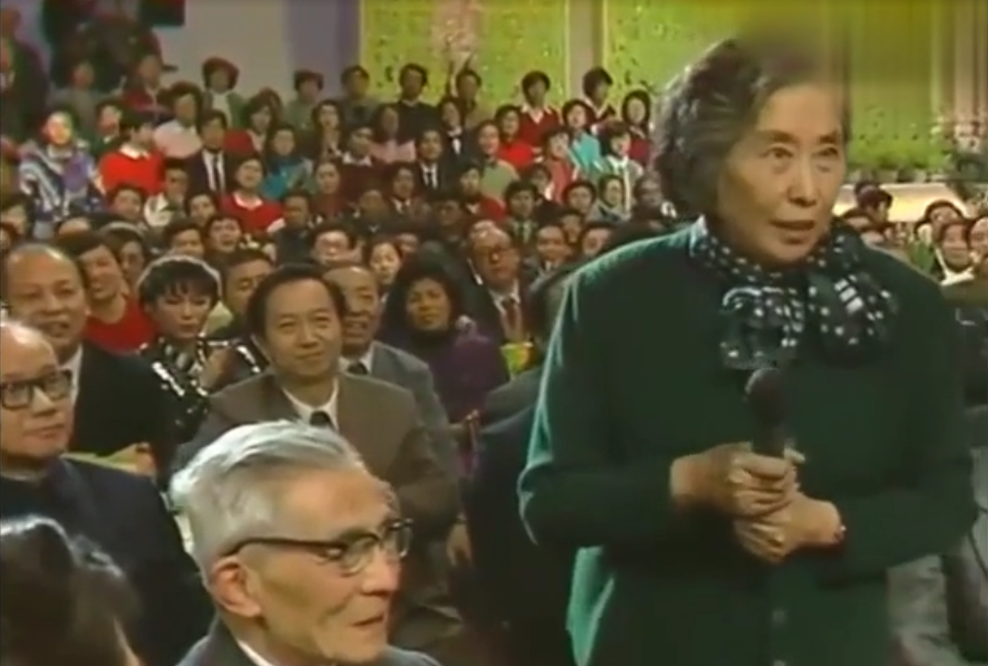 1989年央视春节联欢晚会，刘少奇的夫人王光美，向全国人民拜年