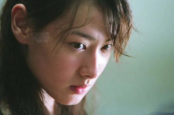 连生3个孩子,却成豪门弃妇,李嘉诚为何只认孙子不认梁洛施?