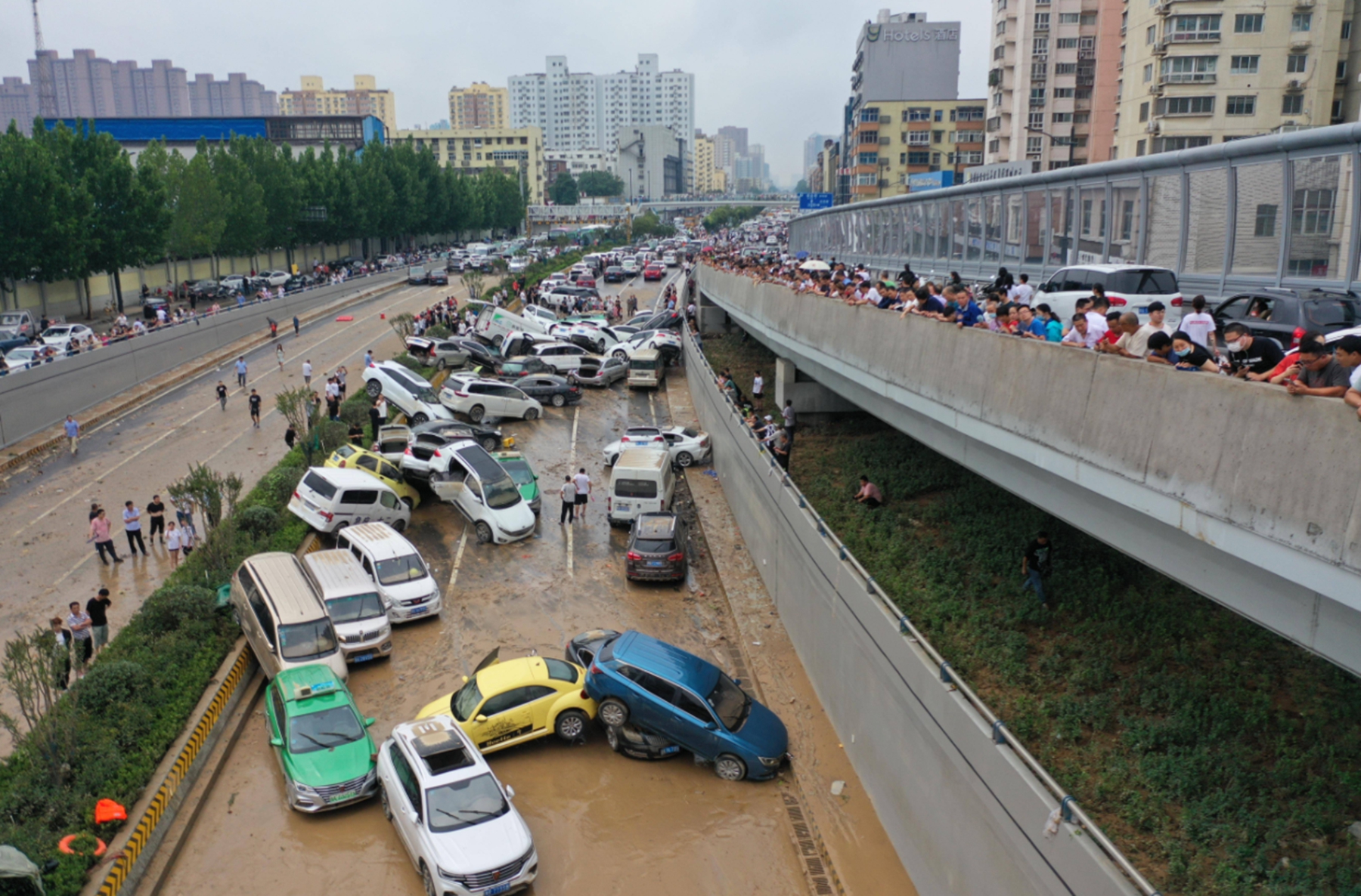 ​河南洪水过后100天，大批二手车贩子涌入，5万一辆的奥迪能买吗？