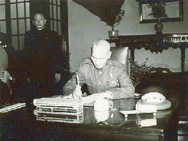 毛泽东在军事上的封神之战：超越三大战役，过程非常烧脑