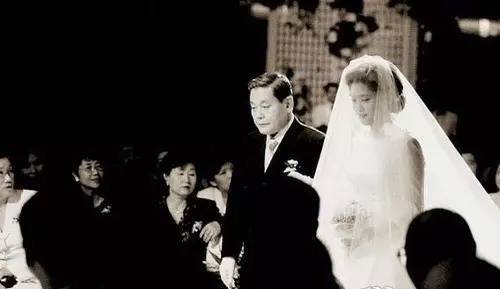 三星公主的保镖114亿美元的分手费用在韩国引起了骚动，但韩国电视剧还是没有撒谎。