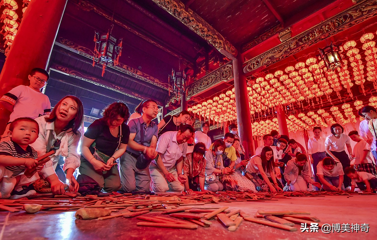 夜往葛仙村，瞧一瞧仙人的夜生活；晨登葛仙山，上一柱平安祝福香