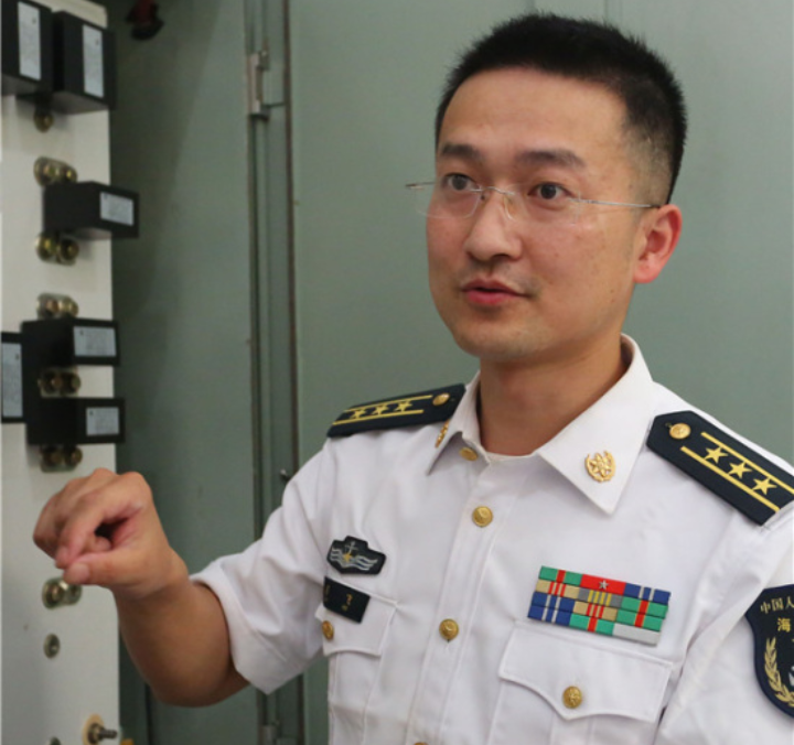 肖飞：造出“中国电芯”，为国家节省10亿元，41岁荣获一等功