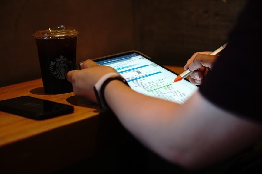 你的iPad该升级了，买后爱奇艺？罗技键笔套件让它拥有生产力