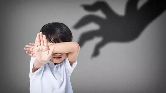 如何摆脱“上台难”的恐惧？3步，教你从演讲小白变成脱稿高手