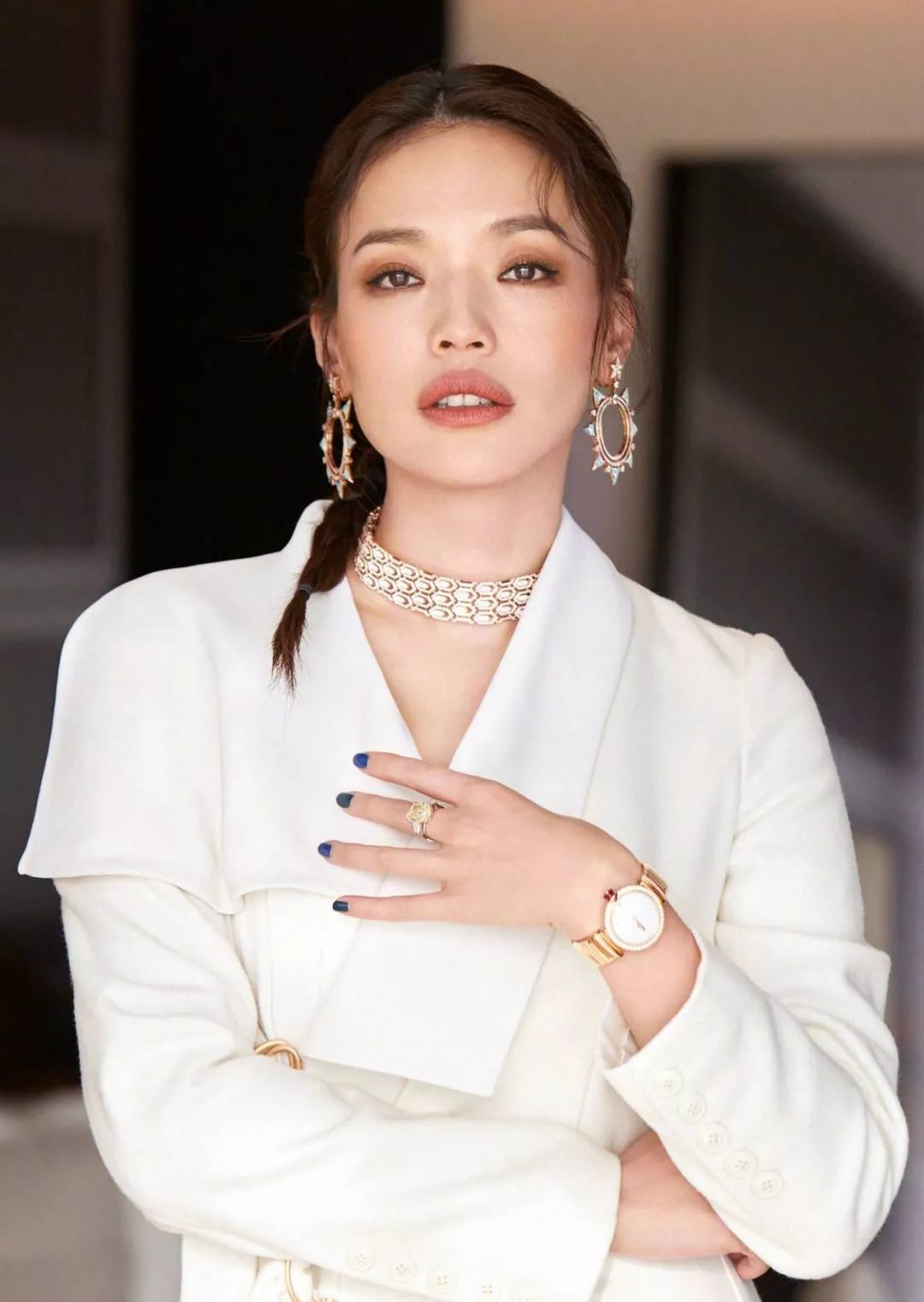 倪妮被评选为亚洲第一时尚面孔,鲶鱼系女孩终于被官方盖章了!