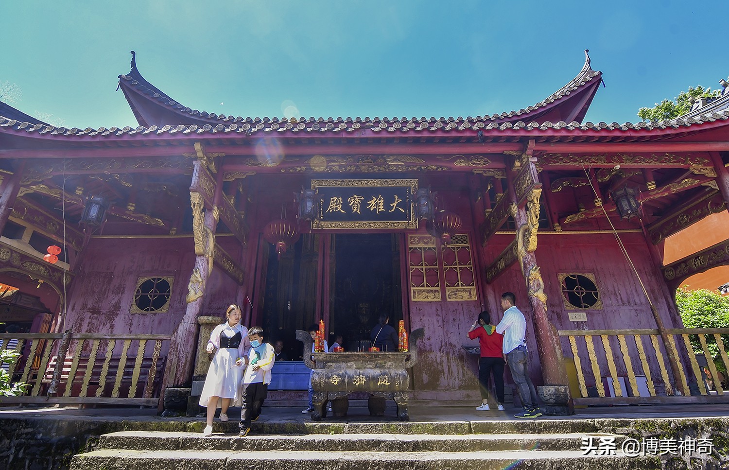 夜往葛仙村，瞧一瞧仙人的夜生活；晨登葛仙山，上一柱平安祝福香