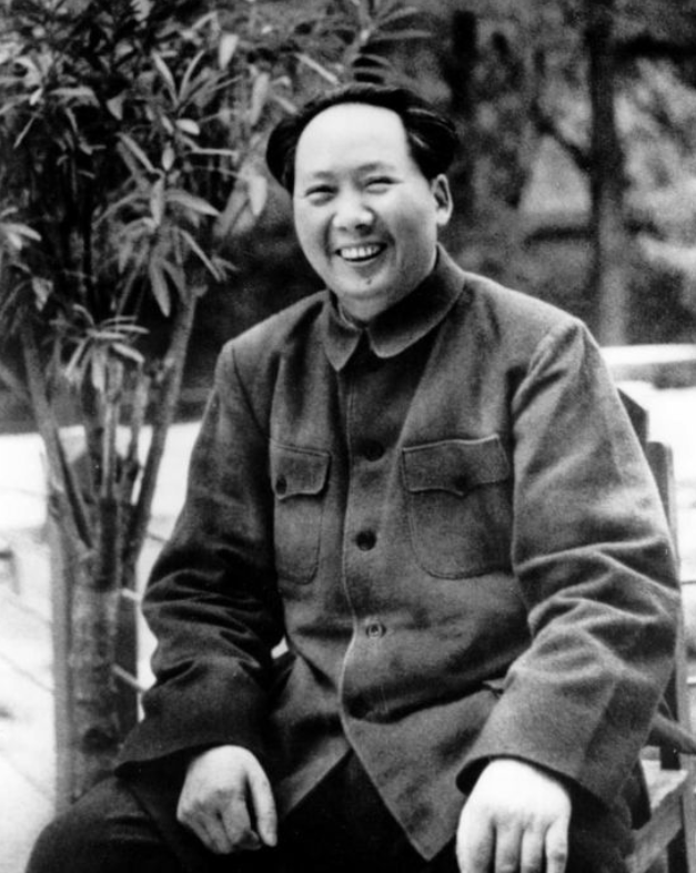 毛主席后人身负伟人“标签”，唯一嫡孙成为少将，长外孙下海经商