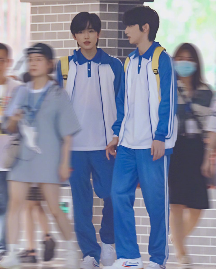 刘耀文上《萌探》，校服一穿成校园剧男主，与小宋同框美颜暴击