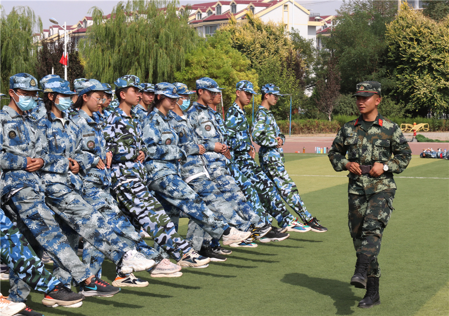 军训正当时，为青春披上迷彩色
