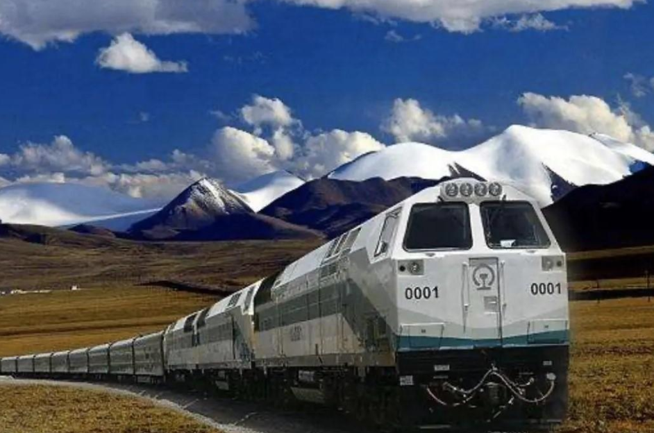青藏铁路"难题":为何用美国火车头,不用中国的