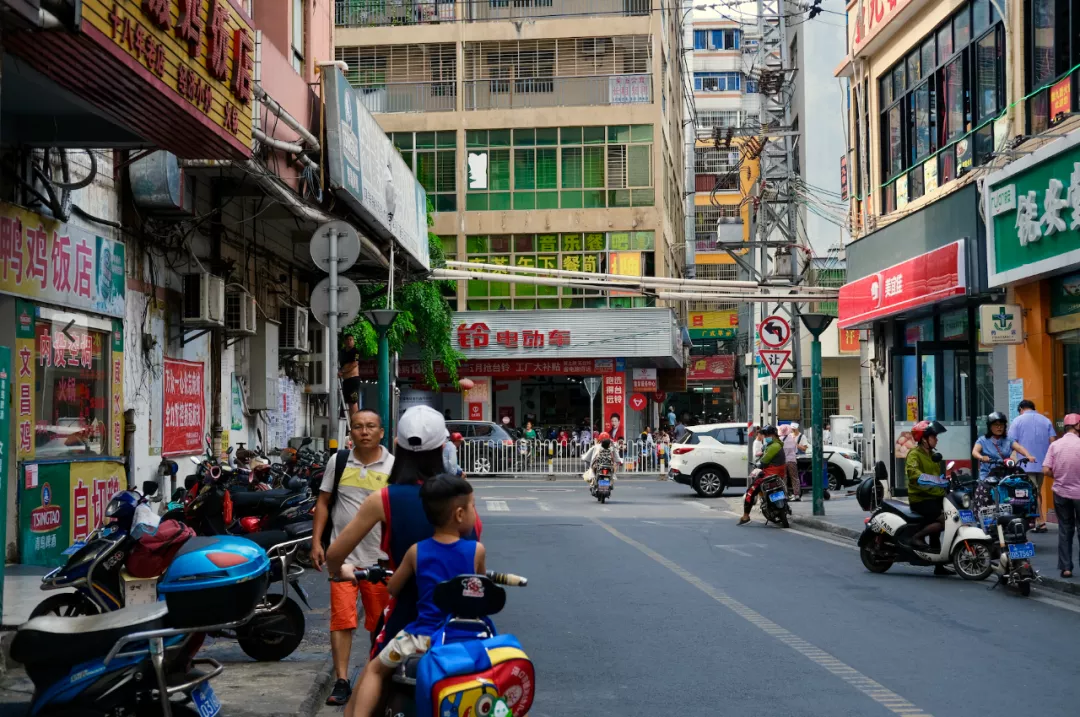 现场探店 | 海南免税店的价格，真的堪比拼多多吗？