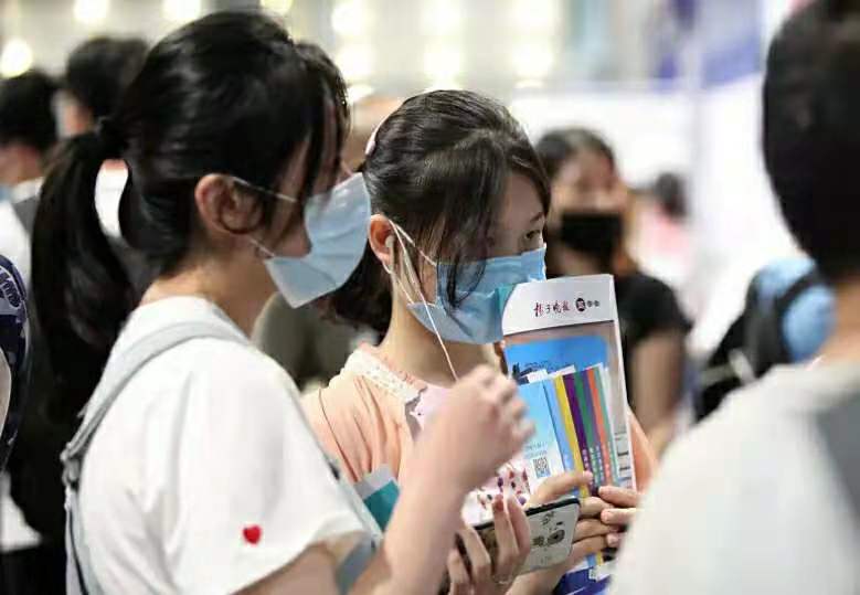 江西高考数据分析，本科录取率仅为36.2%，8万多考生无缘大学