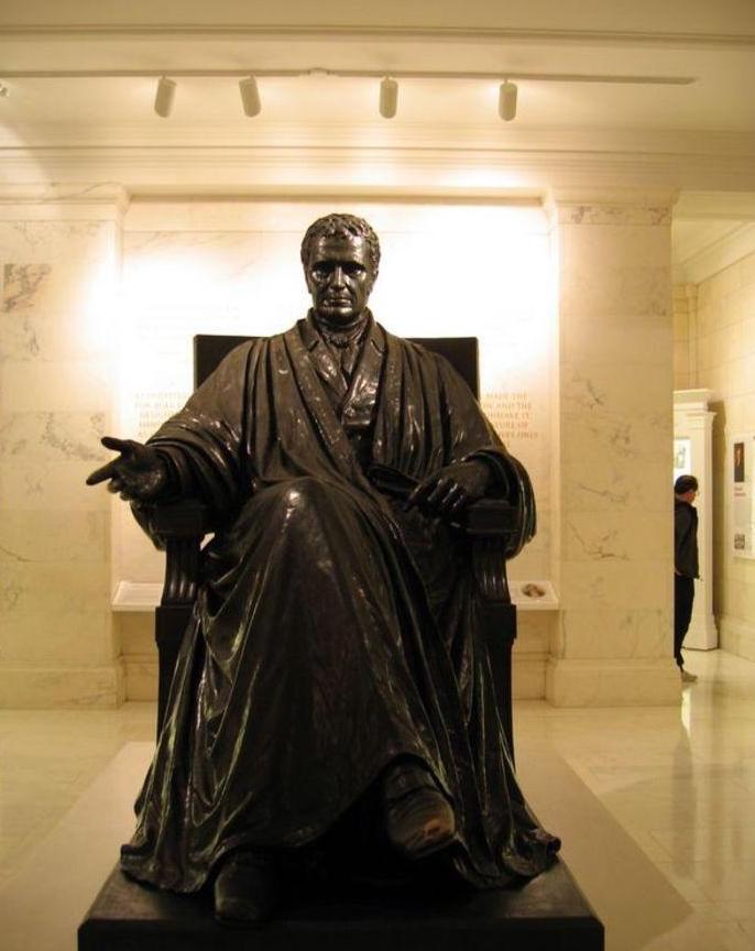 既无“枪杆子”又无“钱袋子”，美国最高法院为何拥有无上权力？