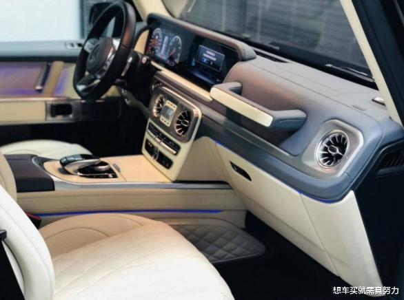 车商450万进来一辆5.98米奔驰G550, 大半年也没卖出去, 坦言亏本