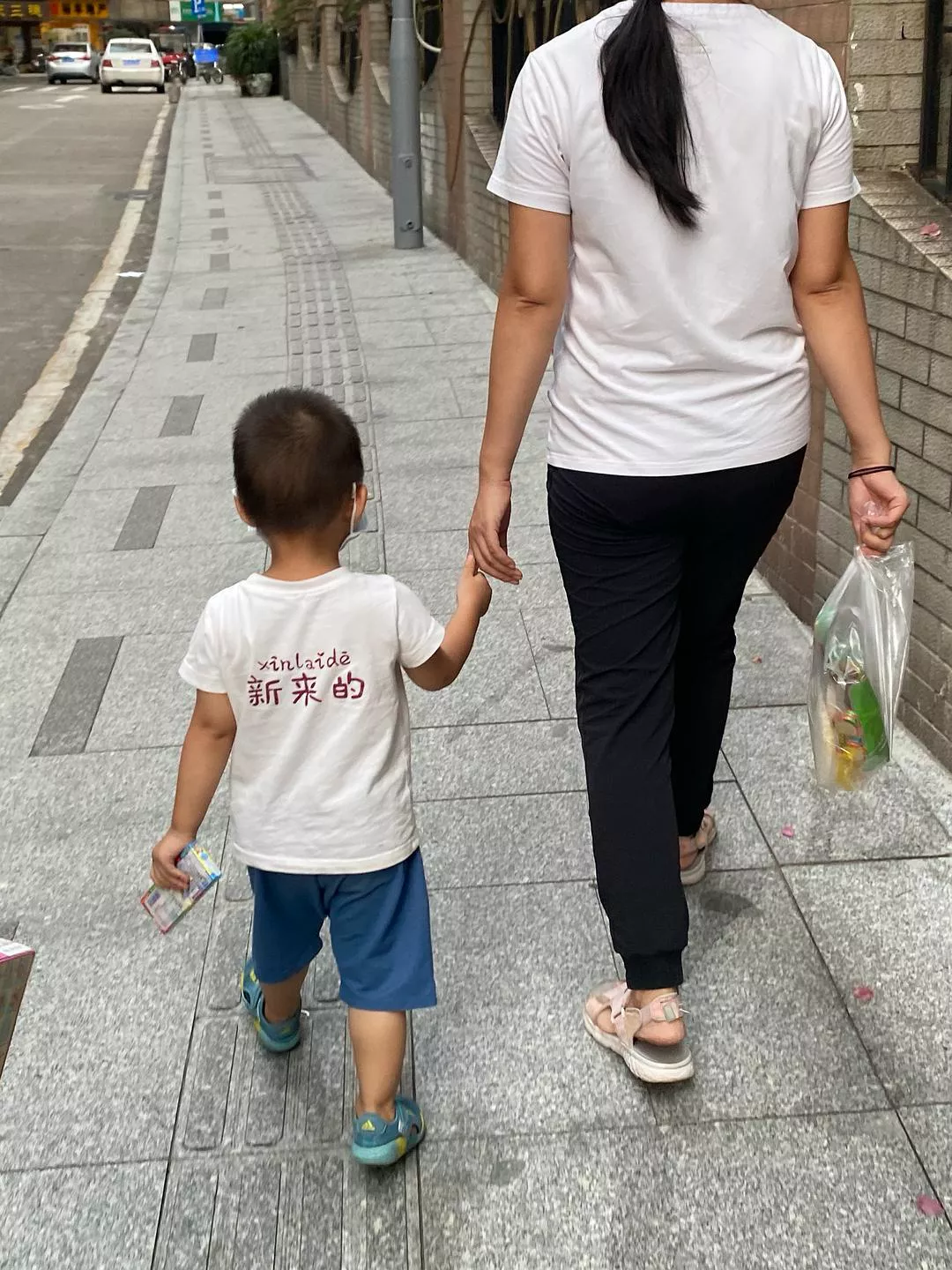 这些衣服的slogan不止酷,还有态度