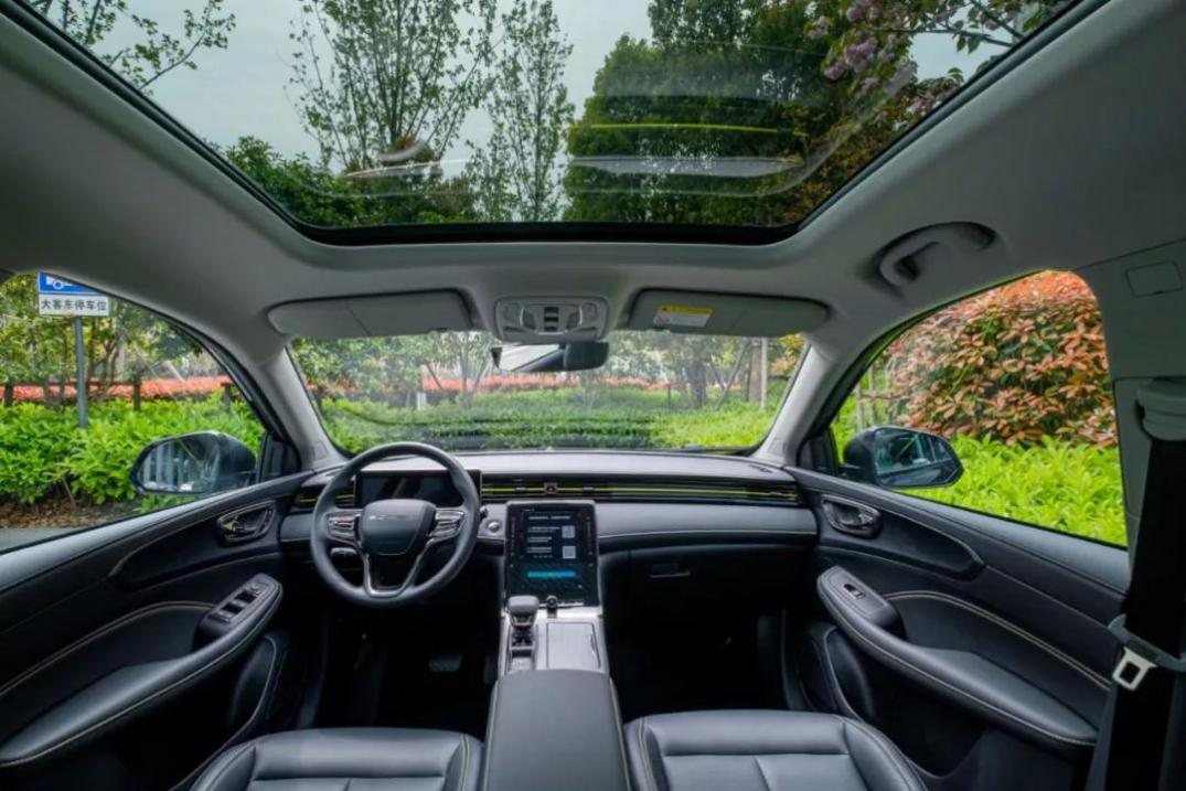 荣威RX5 PLUS重磅升级，领衔国产SUV新车新高度