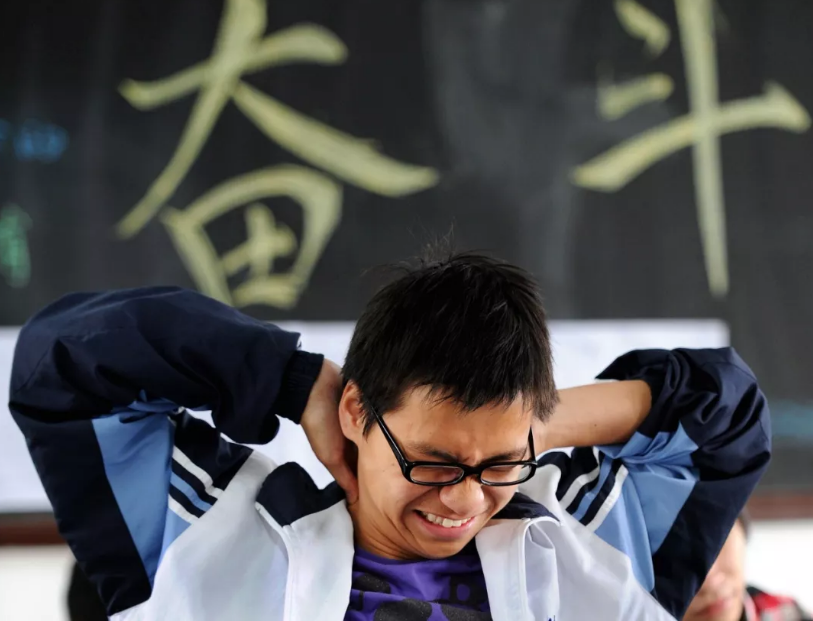 2021高考生迎“坏”消息，“禁止招复读生”，对一类考生不利