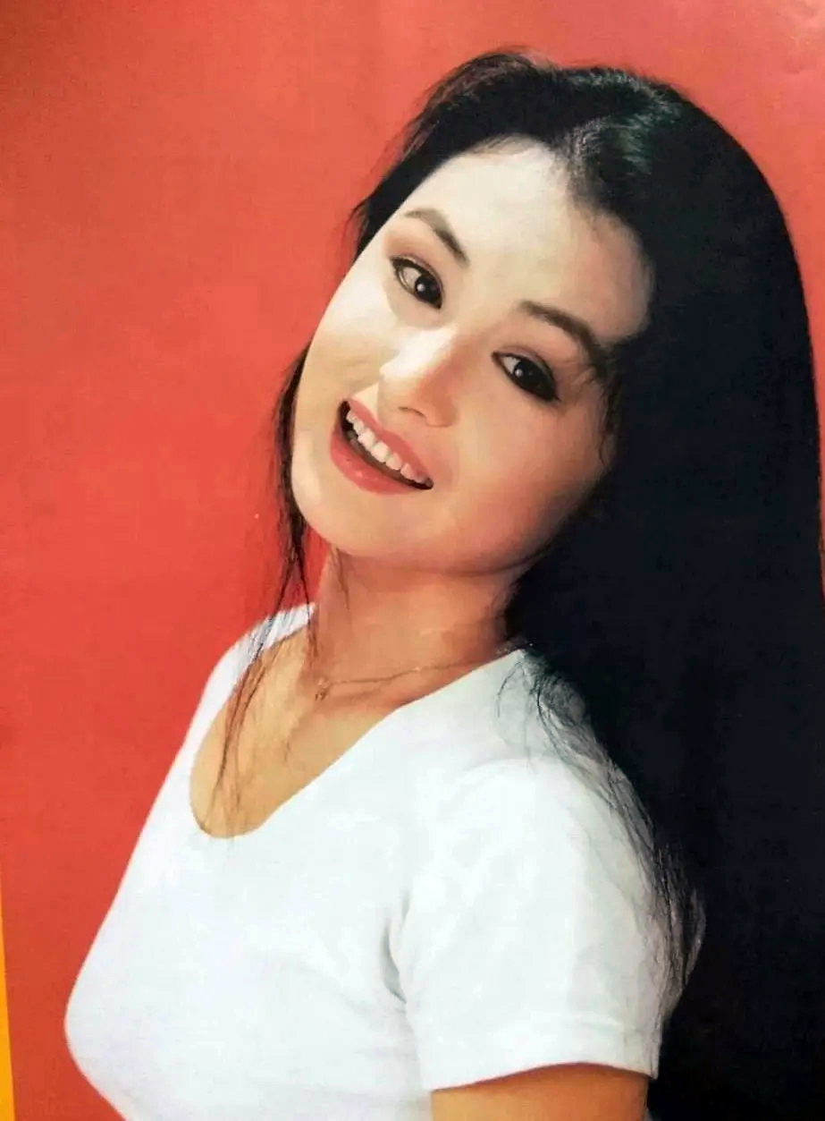 17位内蒙女星 17朵草原上美丽的花 个个又美又实诚 比江南美女更耐看