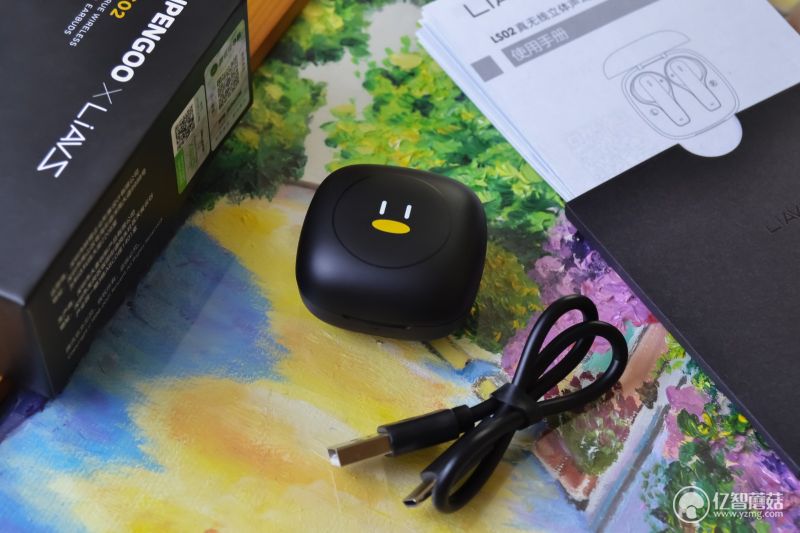 Liavs联名腾讯怪奇鹅 体验一回无线蓝牙耳机