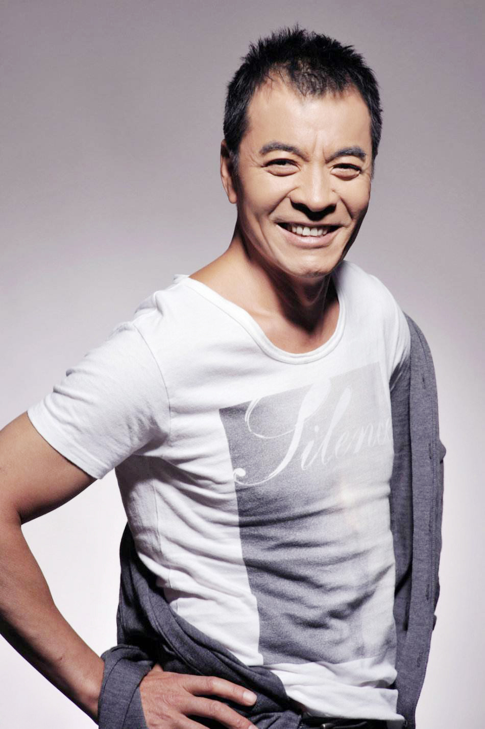 刘威妻子(聘妻子做家庭ceo,刘威三口之家活色生香)