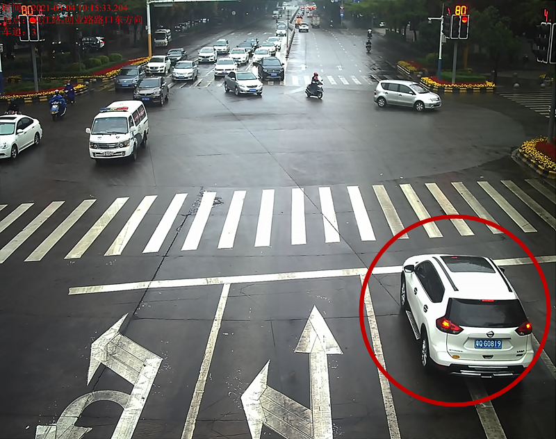 交通违法曝光！