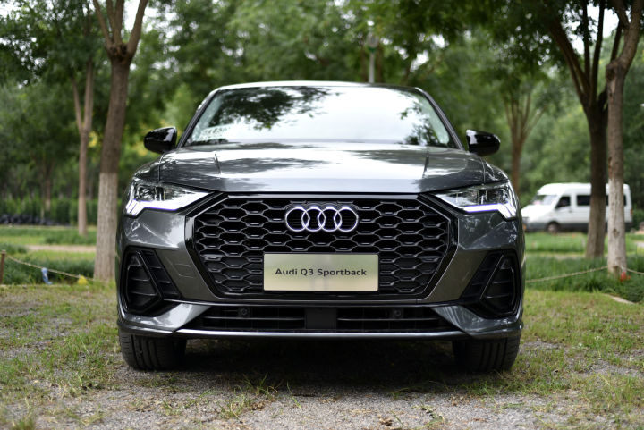 奥迪Q3 Sportback D挡是现实陪伴，S挡是自我释放