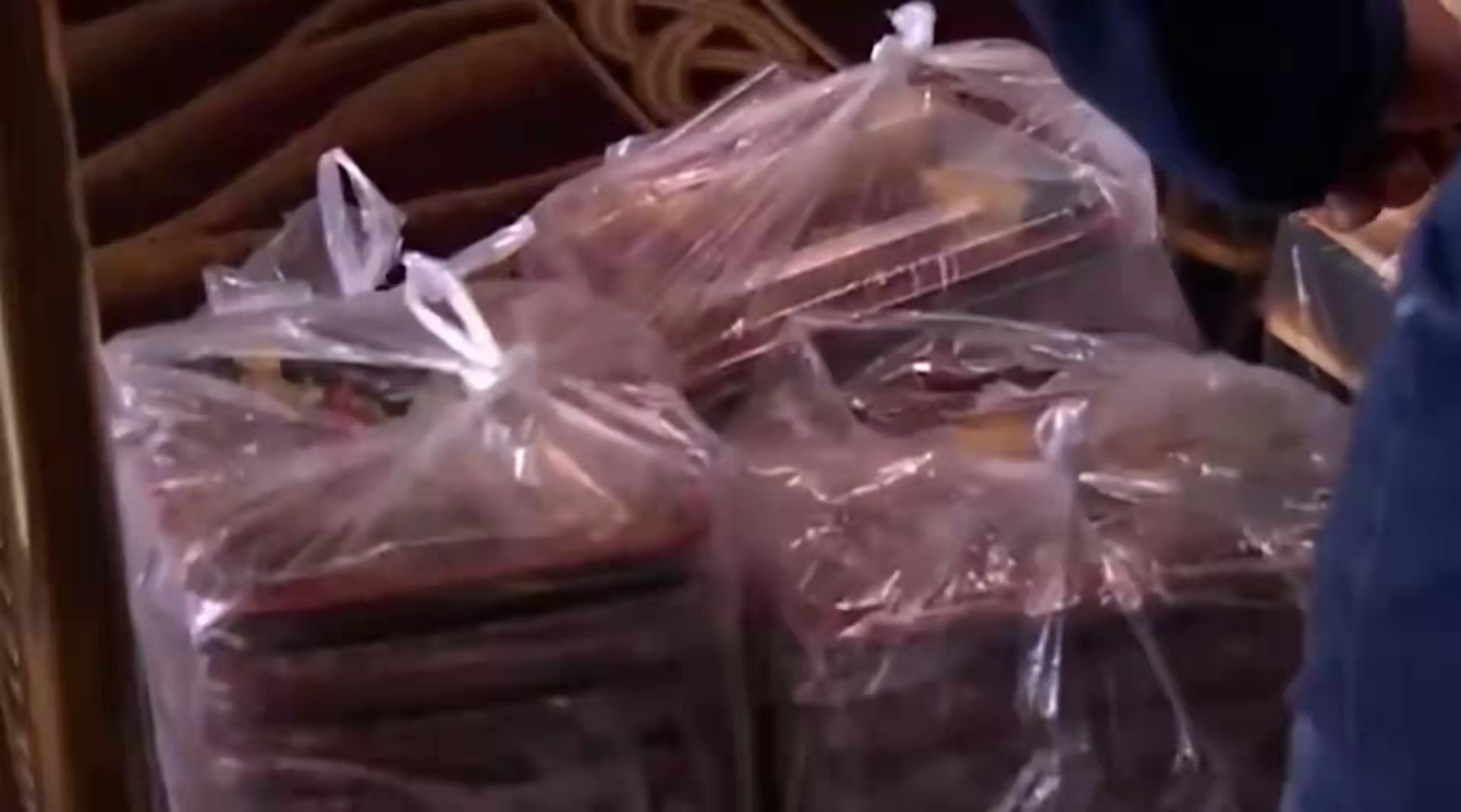 南京一大学食堂登上热搜，免费赠送未售完的食材，引发多方讨论