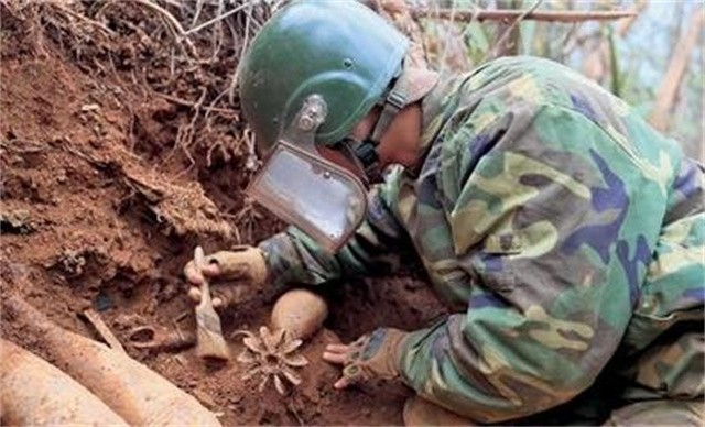 “排雷英雄”杜富国，和平年代荣获一等功，享受什么待遇？