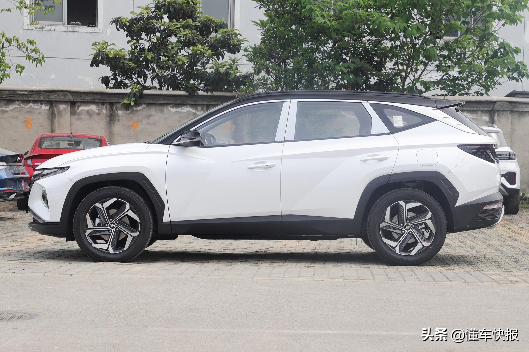 第五代途胜L对比丰田RAV4荣放，谁才是合资SUV的优等生？