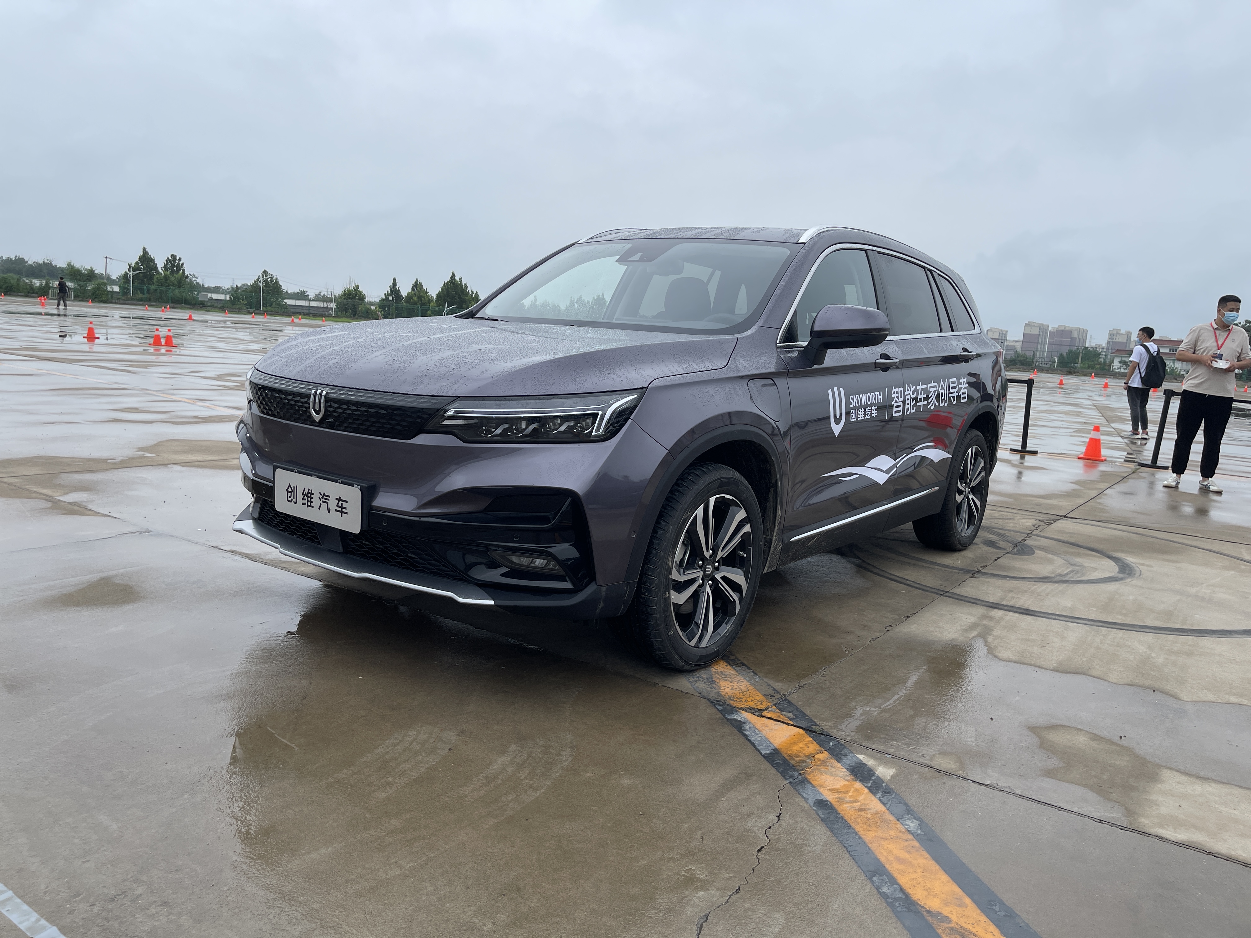 过关2021 | 五大车圈“内卷”瞬间：黄牛进入车市，全民变身MINIEV