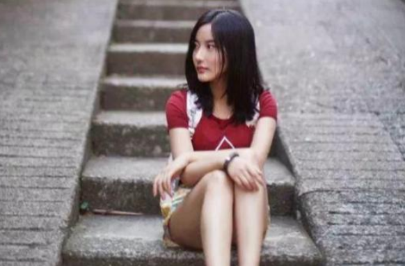 清华学霸校花火遍全网，颜值高又是高考状元，好像小说女一号