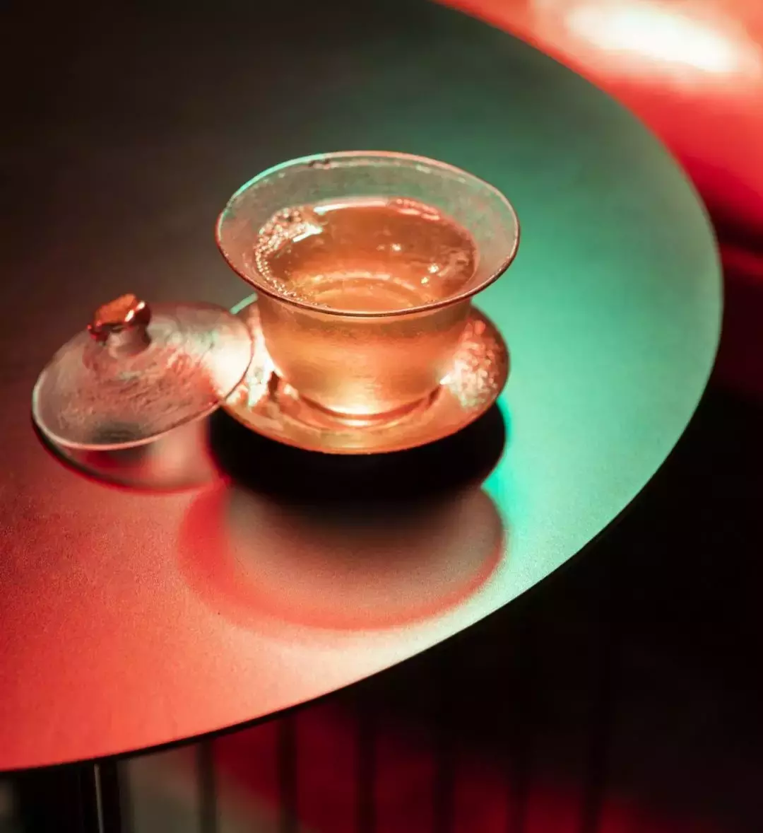 白天是慵懒茶馆，晚上变狂野清吧这可能是重庆唯一有双重人格的店
