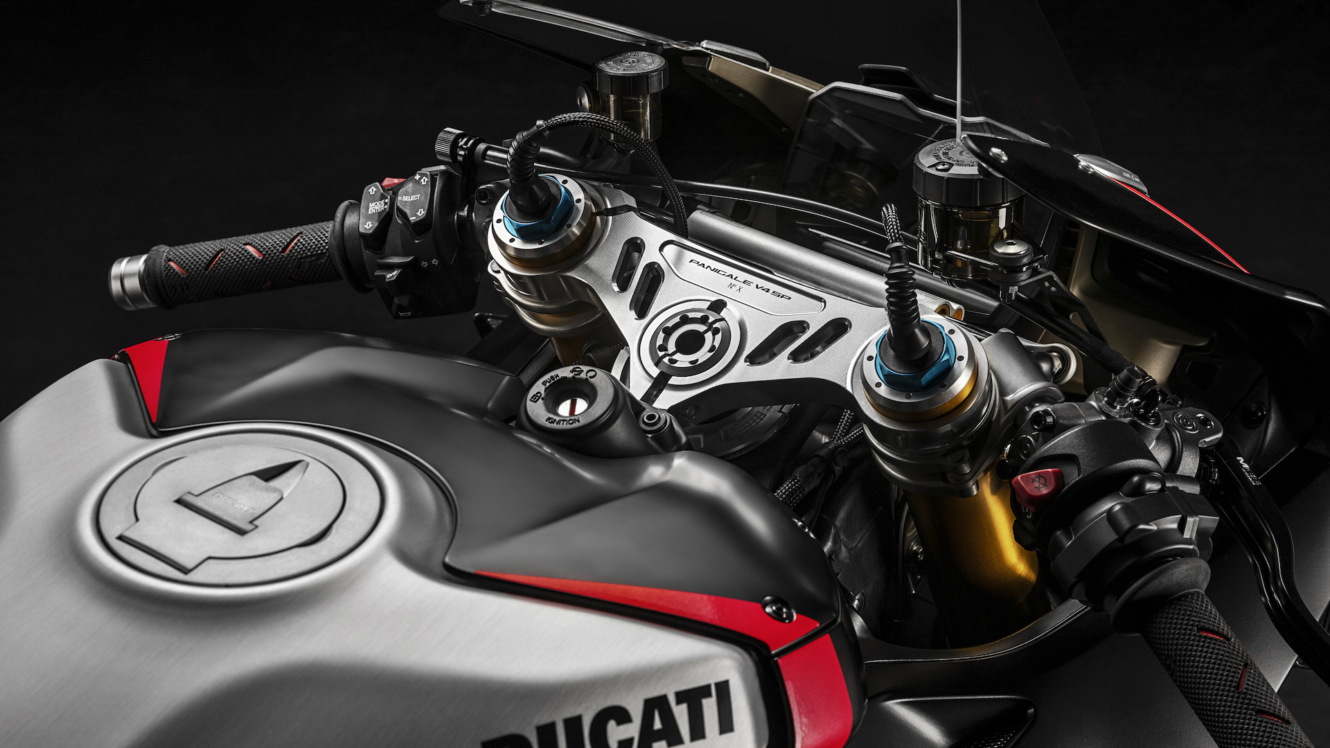 杜卡迪一字之差贵10W！那少两个缸会便宜多少呢？