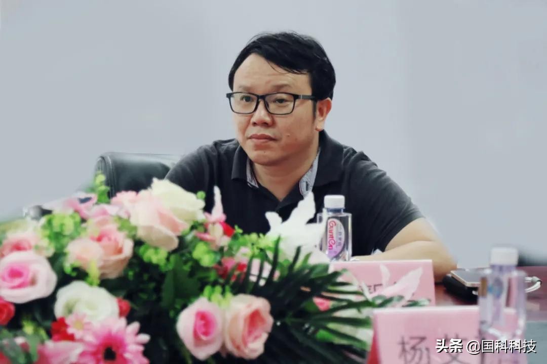 校企合力开新局丨国科科技与华大信息学院举行产学研基地授牌仪式