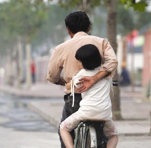 山东双胞胎学霸同时被北大录取，不玩手机不上补习班，爸爸不一般