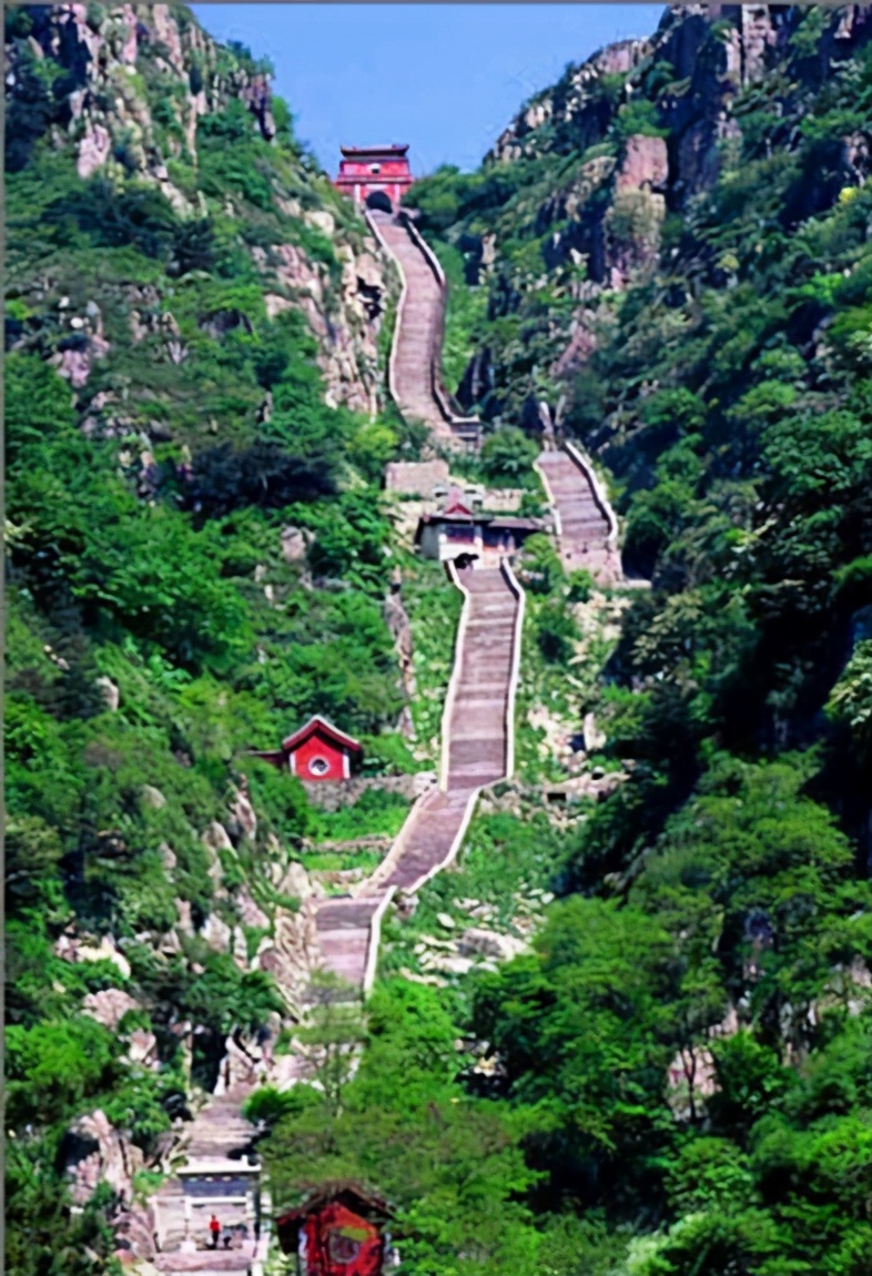 天下第一山是哪座山（知识科普被誉为天下第一山的山峰）