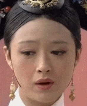 被韩红说二、情商负数的蒋欣37岁了，没考上大学的她为何能走红？