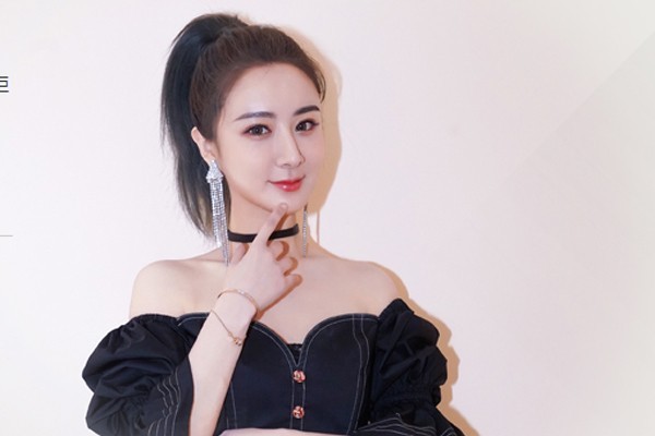 薇娅和四哥是什么关系？薇娅与四哥是同父异母的兄妹吗？
