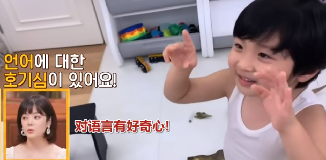 和4岁的儿子亲嘴两次，每天让他喝饮料，蔡琳成为妈妈合格吗？