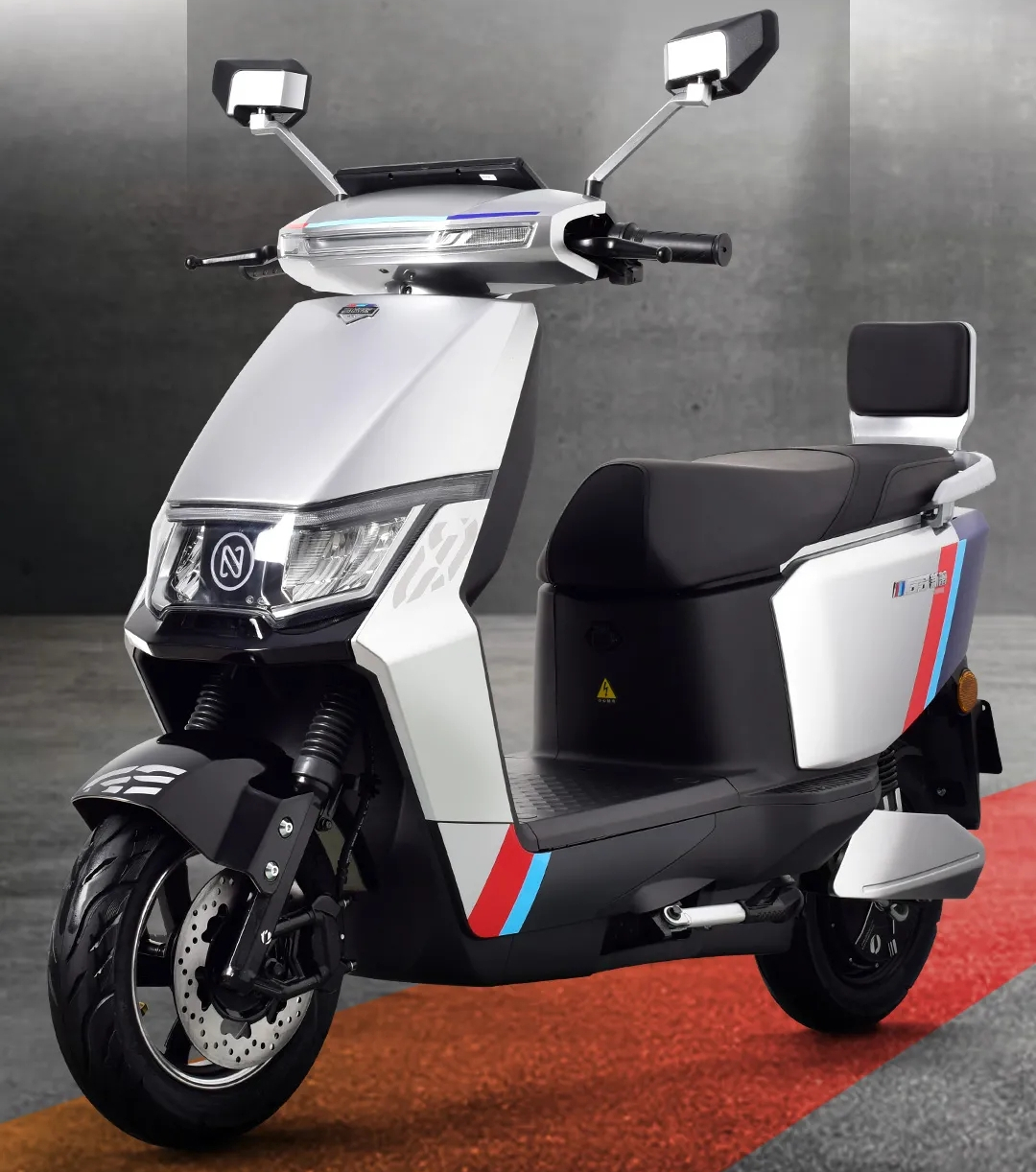 此外,第三款车型就是新蕾n50电摩.