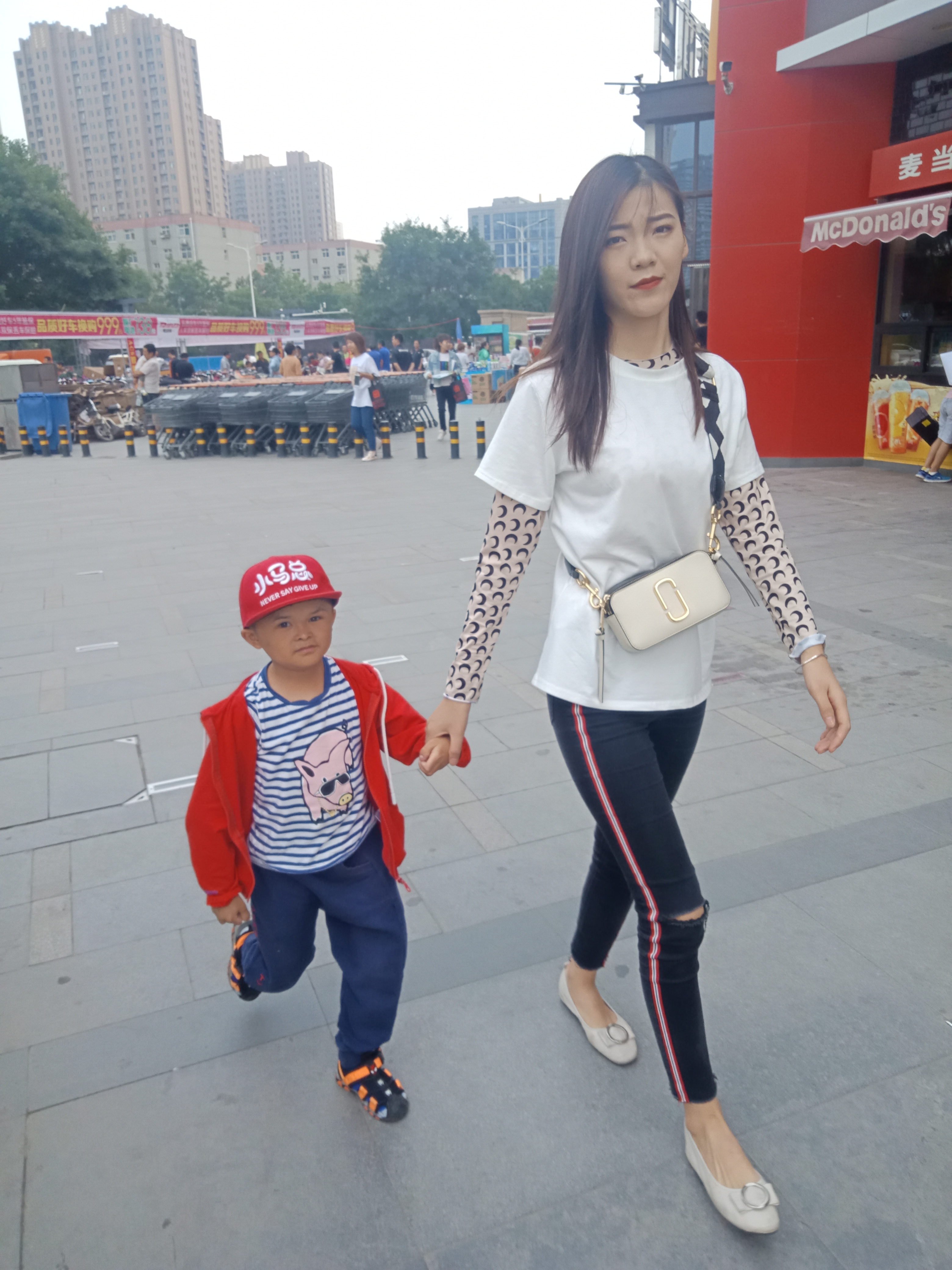 “小马云”现状：变身“小马总”，有专职保姆司机，11岁读二年级，爱画画爱看动画片，觉得马云“很棒”