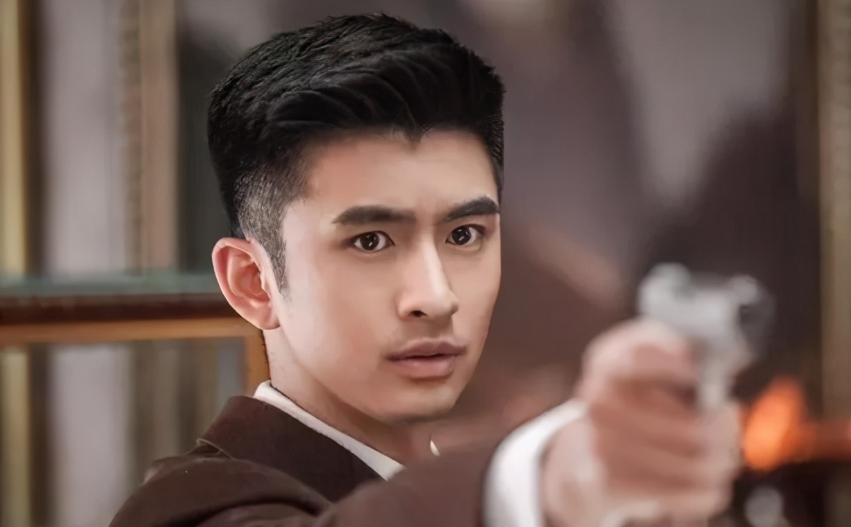 张云龙本身形象不错,浓眉大眼一小伙儿.先说说主角王云山吧.